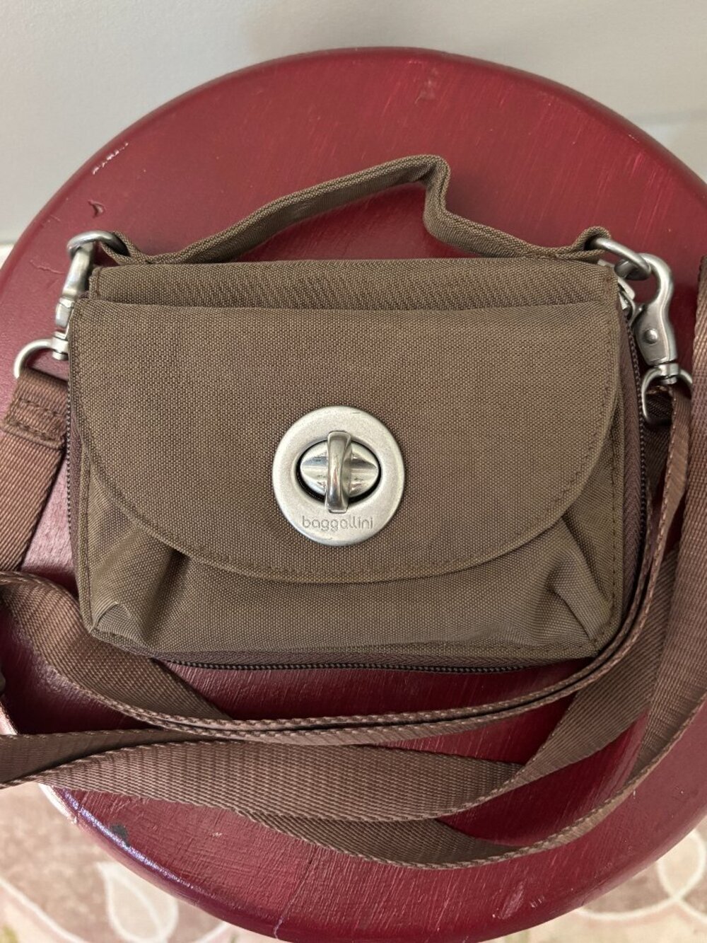 Baggallini Olive Crossbody Organizer Wallet Bag RFID
